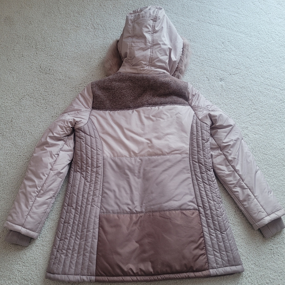 Like New Liz Claiborne Women's Mauve Quilted Jacket with Faux Fur Hood Size L - Picture 12 of 13